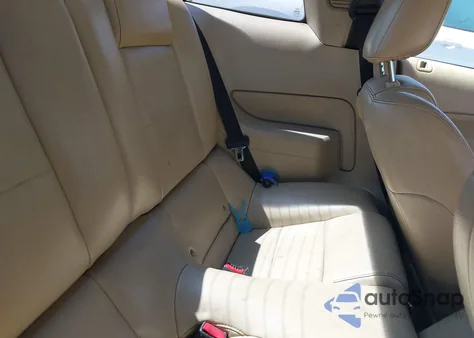 2005 Ford Mustang V6 Deluxe/V6 Premium z USA, uszkodzony, nr VIN 1ZVFT80N455125487